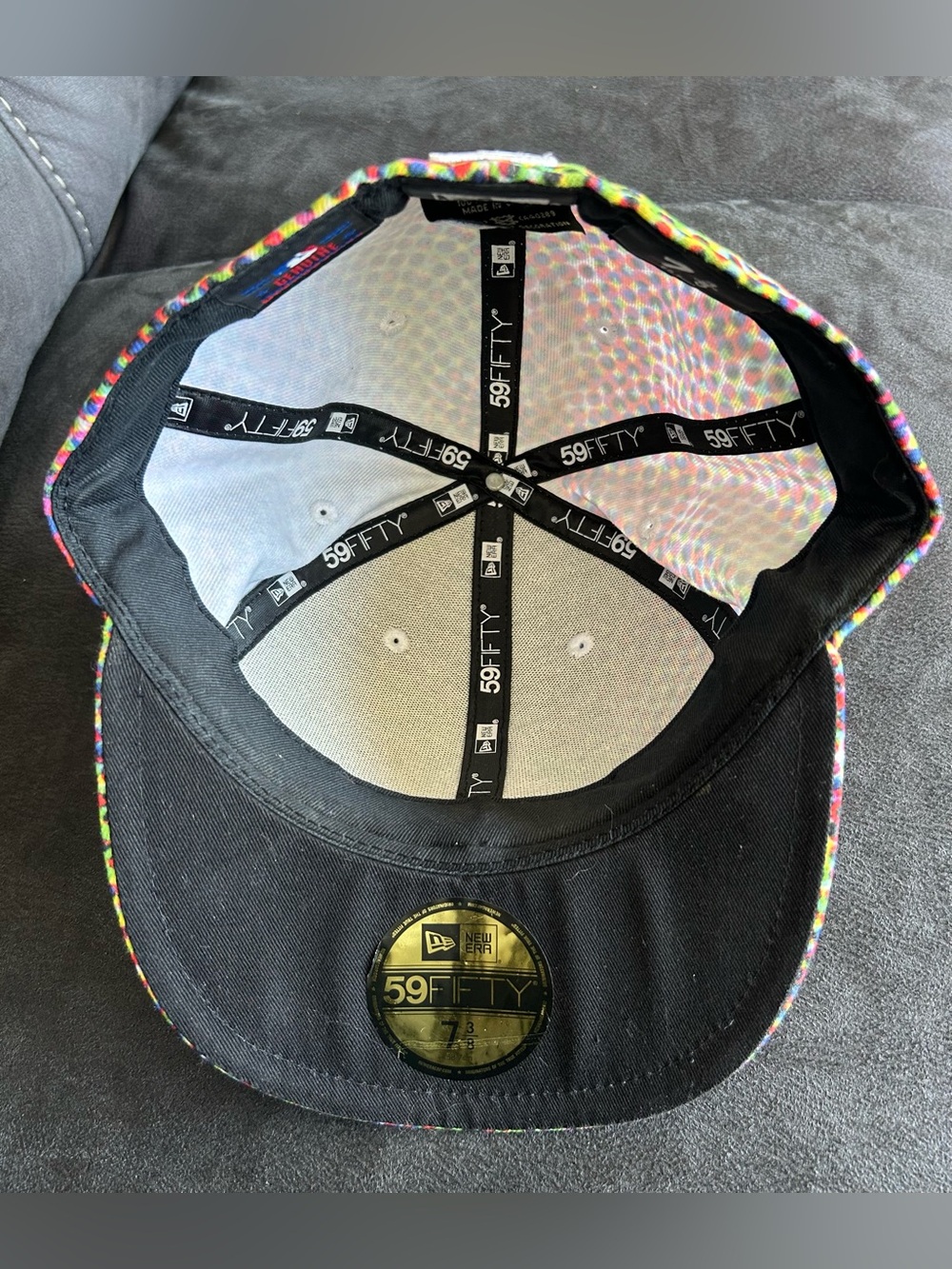 New Era Black 59FIFTY Cap with Multicolor Trim(Unisex) - Picture 4 of 5